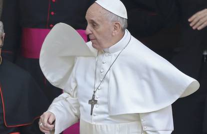 Papa osvojio kardinale svojim šalama: Bog nek' vam oprosti