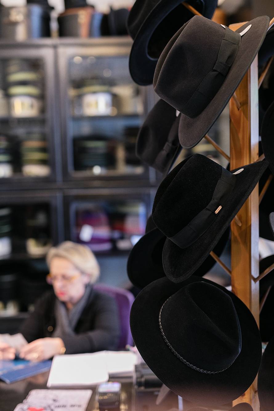 Njihove cipele nosi Doris Dragović, a šešire Cahun proslavio je kultni Relja Bašić