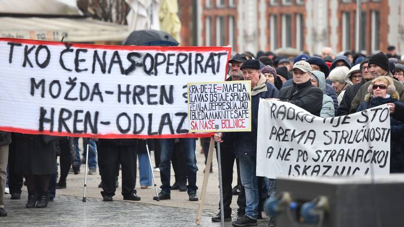 Chirurg din ��akovec: “Medicii care lucrează și privat își împing pacienții în fața cozilor pentru operații   