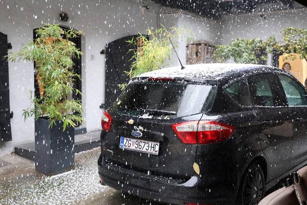 Zagreb: Jaka tuča pogodila Zagreb