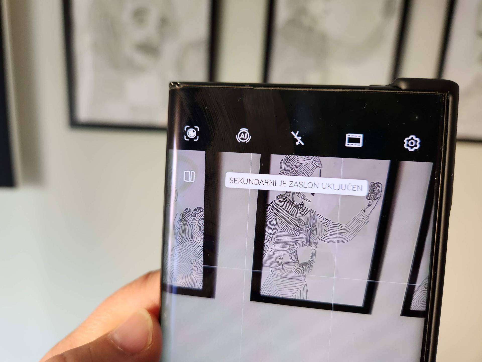 Isprobali smo novi Huawei Mate Xs 2: Preklopni telefon koji razmišlja drugačije