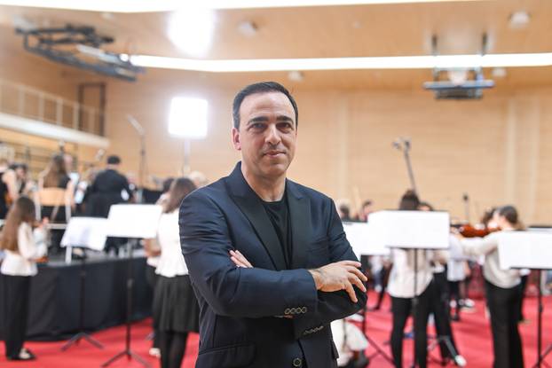 Zagreb: Snimanje dvaju videospotova, pjesme Neopisivo Zapre&scaron;i&cacute; Boysa i skladbe UEFA Champions League Anthem