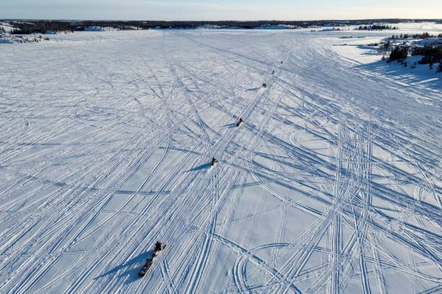 Canadian troops conduct arctic operations