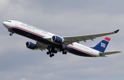 Igra s avionom: US Airways na Twitteru objavio porno fotku