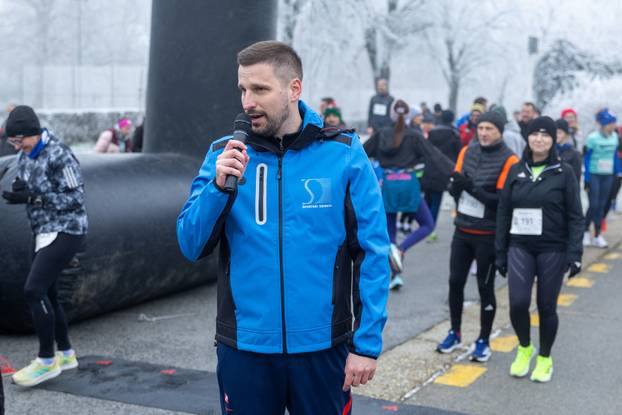Osijek: Gradonačelnik Ivan Radić trčao je tradicionalnu novogodišnju utrku na Promenadi