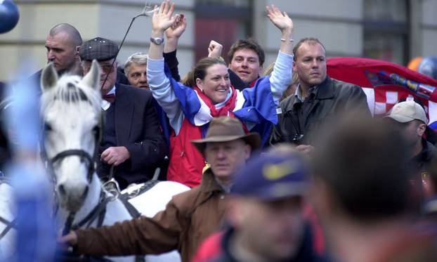 Zagreb: 25.02.2002., sve?ani do?ek Janice na trgu nakon OI u Salt Lake Cityu