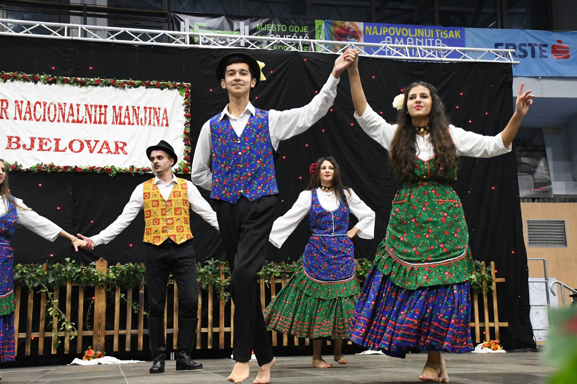 Bjelovar: Folklorne grupe nastupile u sklopu 14. Ve?eri nacionalnih manjina