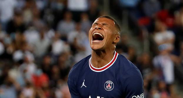 Ligue 1 - Paris St Germain v RC Strasbourg