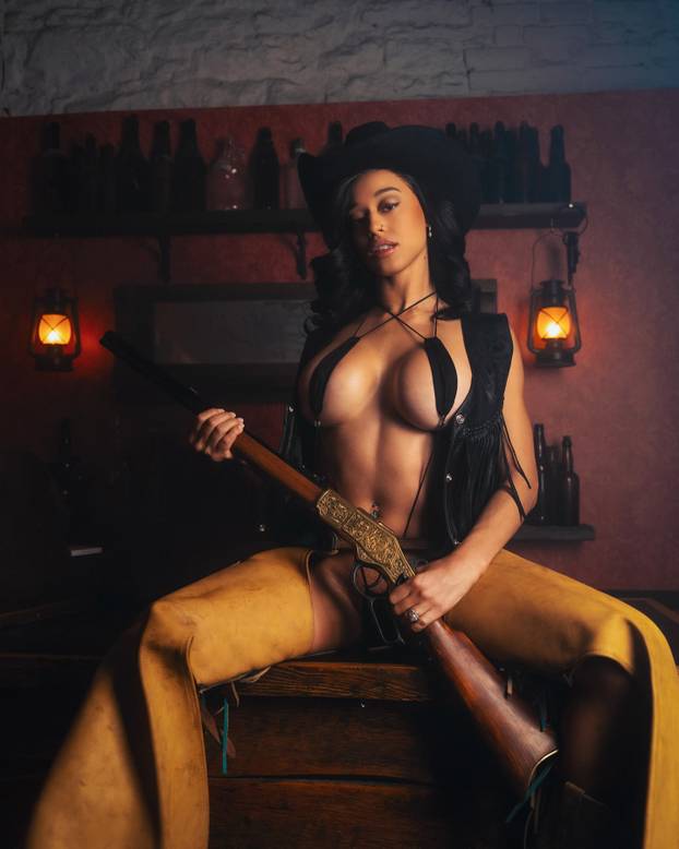 FOTO Spoj mišića i seksepila: Evo zašto je Stormi Maya hit na društvenim mrežama