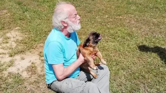 Umirovljenik iz Kutine mora u dom, ali nema kome ostaviti psa: 'Molimo da je netko uzme'