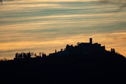 Žbevnica na Ćićariji omiljeni je vrh Istrskih planinara i šetača