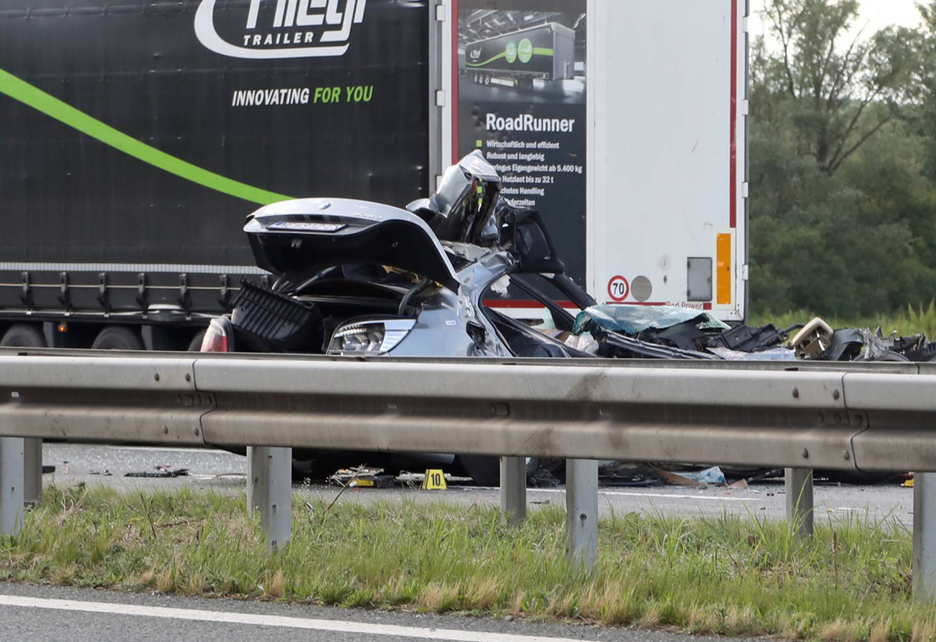 Dvije osobe smrtno stradale u prometnoj nesreći na autocesi A3 između čvora Okućani i Novska