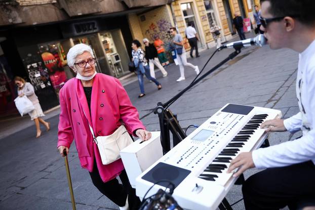 Zvijezda Hrvatskog Supertalenta Denis Barta vratio se na ulice Sarajeva