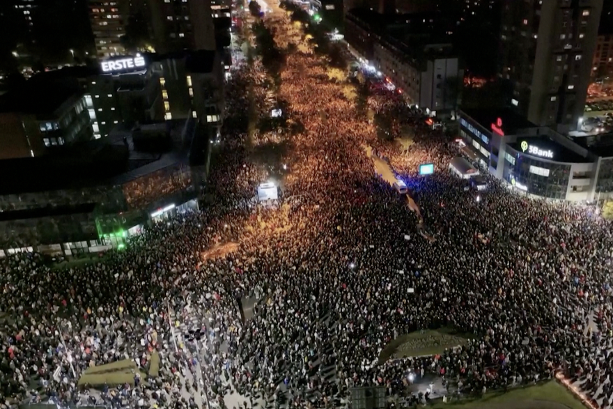 Veliki prosvjed u Novom Sadu, obratio se i Vučić