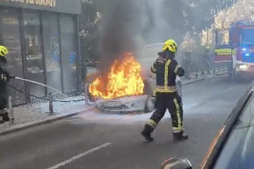 Zagreb: Požar automobila