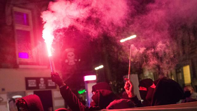 Lijevi ekstremisti demonstriraju u Hamburgu