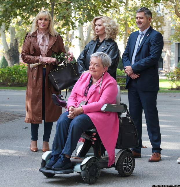 Zagreb: Mimohod u znak potpore oboljelima od raka dojke