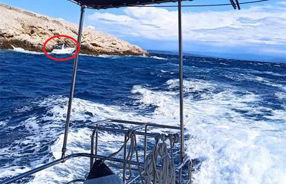 Spasili osam ljudi kod Cresa: Bura i valovi im potopili brod, među njima je bilo troje djece