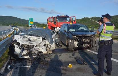 Sudar u Istri: Vozač poginuo, dvoje ljudi teško ozlijeđeno