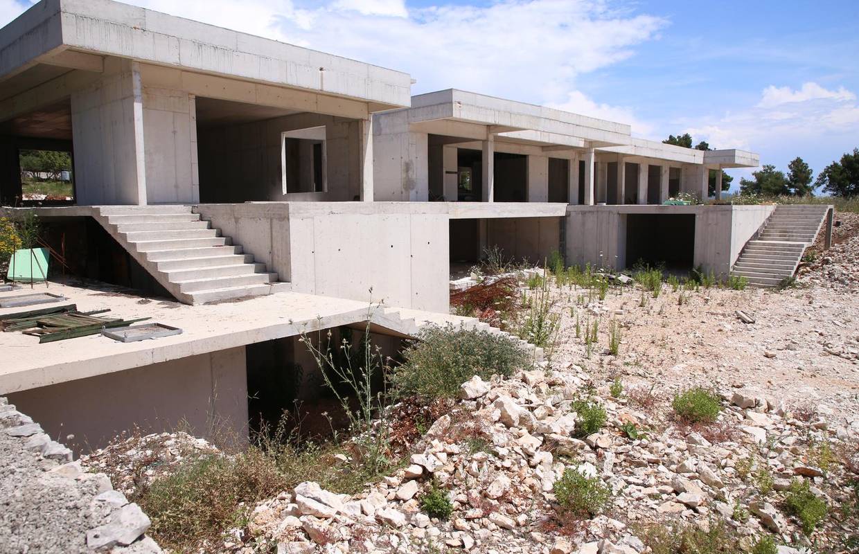 Bageri stižu i pred bespravno zdanje vlasnika Medikola, cijena rušenja 240.000 eura