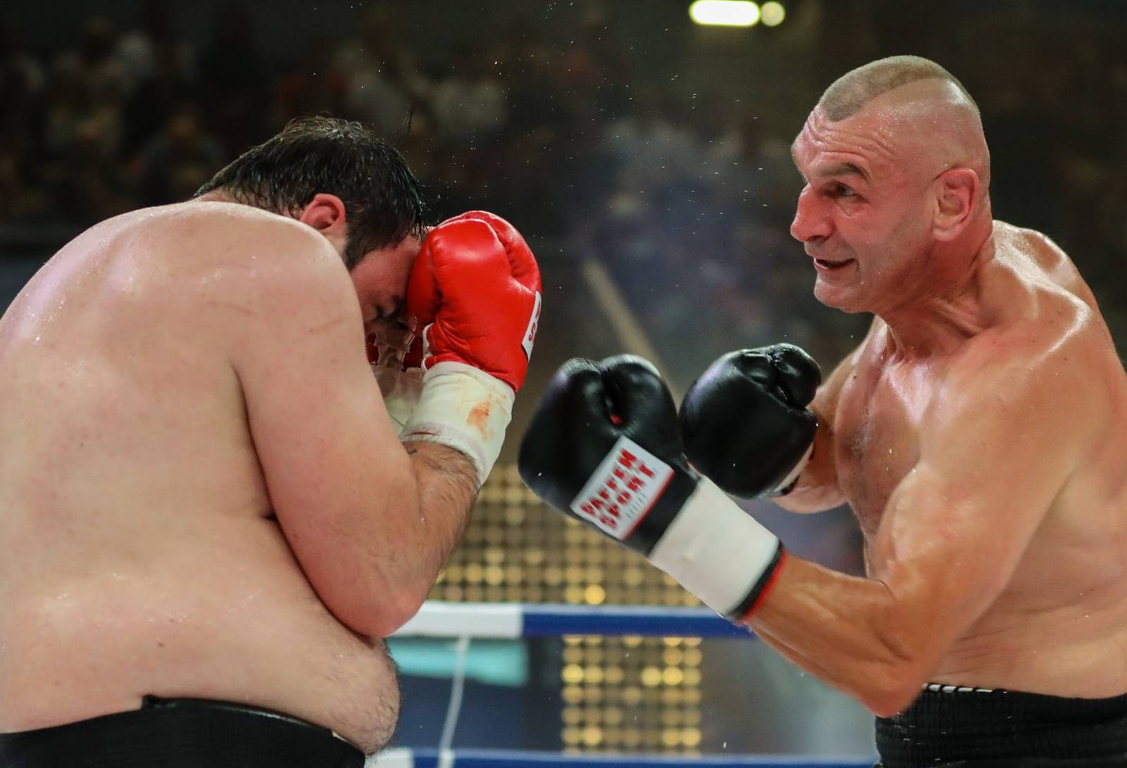Željko Mavrović nakon pune 23 godine ponovno u ringu, u borbi protiv Gruzijca