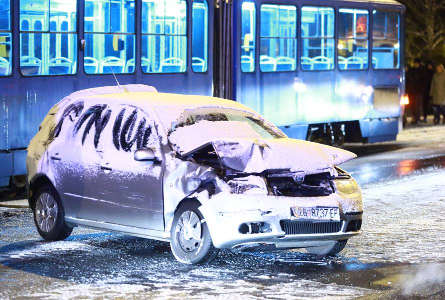 Zagreb: Sudarili se dva tramvaja i dva automobila kod Ravnica