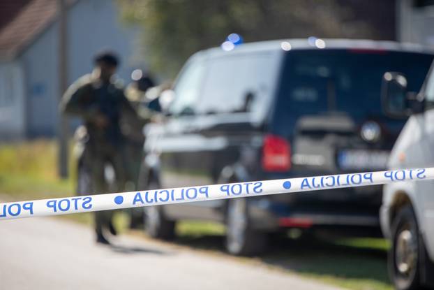 Muškarac se zatvorio u kuću u Slavoniji i prijeti, policija okružila kuću