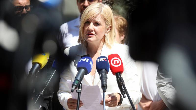 Krađa u poglavarstvu Rijeke! Iz ureda ukrali čokoladu. Rinčić: Nismo im zabranili pristup katu