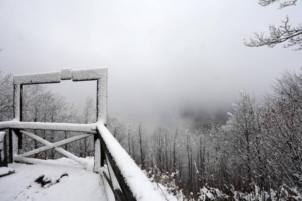 Snježni Uskrs: U Delnicama pao snijeg, a fotografije su čarobne