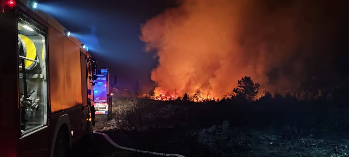 'Ljudi su umorni i iscrpljeni, ali bore se. Odbili smo požar od kuća, ali nismo ga lokalizirali'