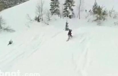 Snowborder Danny Kass juri preko sniježnih visina