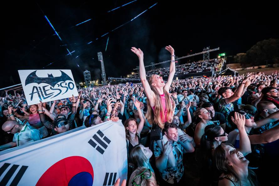 Split - DJ-a Alesso