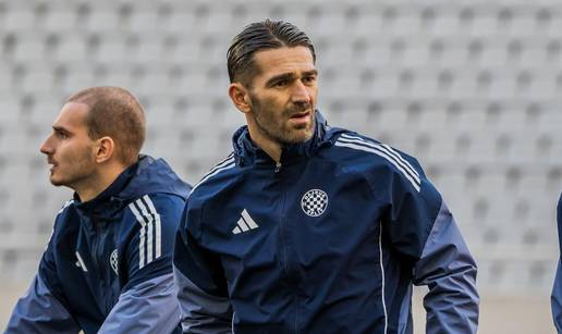 Livaja mjesecima dr&zcaron;i Hajdukov ugovor na stolu. Dva su razloga