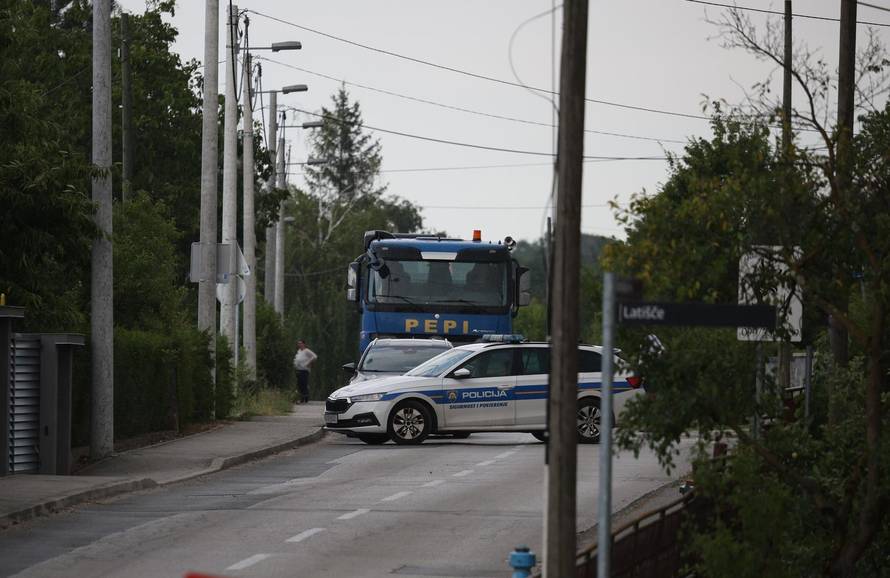 U mjestu Donji Dragonožec muškarac se zatvorio u kuću s puškom 
