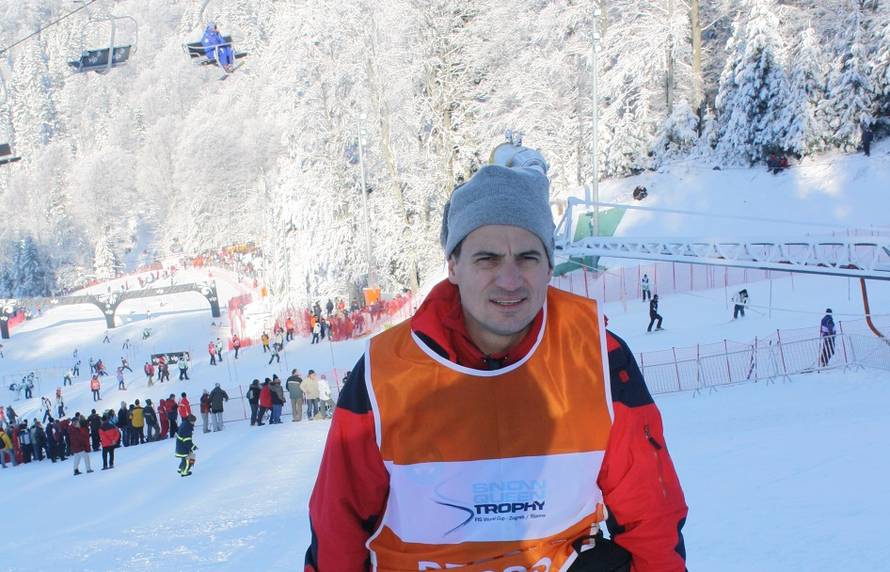 Slaven  Dobrović: Ima sedmero djece i obožava planinarenje...