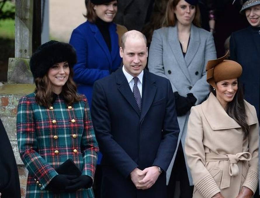 Pokloni moraju biti što luđi, a ne otvaraju se bez Charlesa