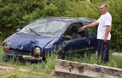 Spasio vozača koji je tonuo u Krki: 'Motkom sam vukao auto'
