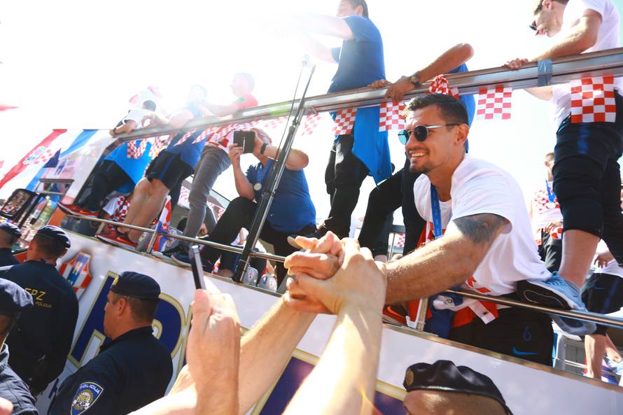 GraÄani Velike Gorice prvi pozdravili Vatrene nakon osvojenog svjetskog srebra