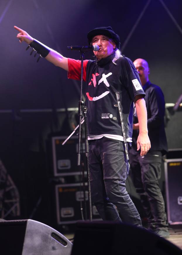 Karlovac: Koncert Plavog orkestra na Danima piva