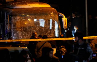 U eksploziji turističkog busa u Kairu poginulo je četvero ljudi