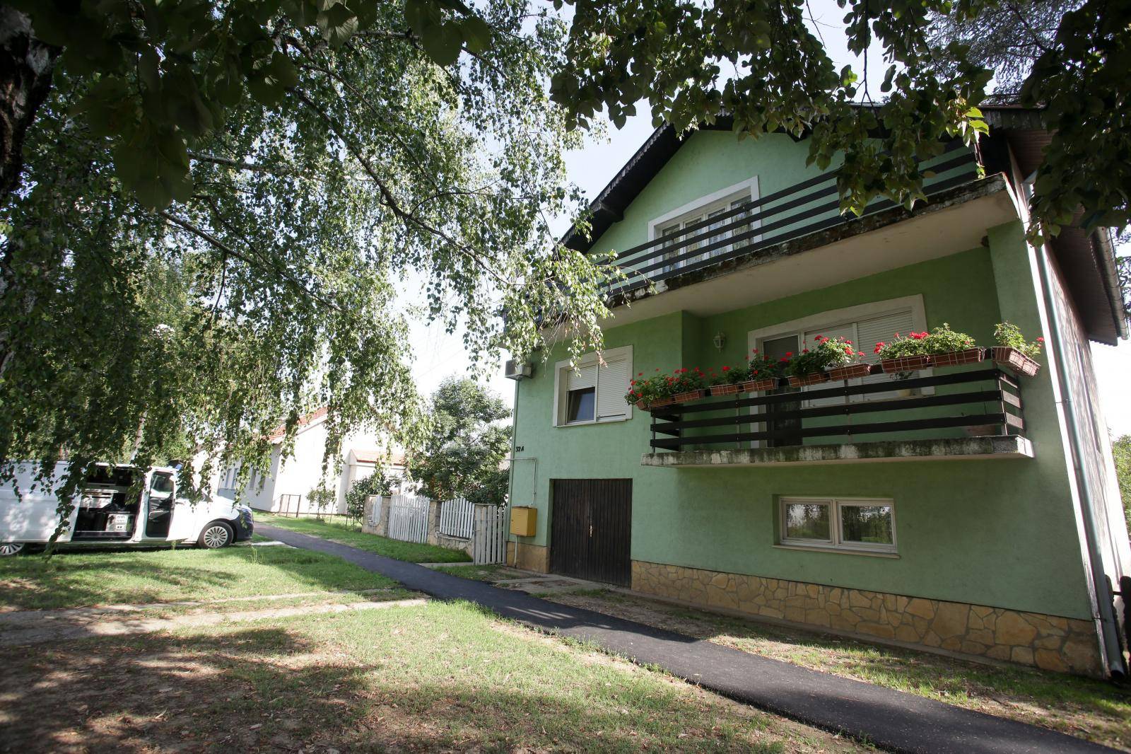 Muškarac odvijačem izbo dvoje djece kod Osijeka, jedno je još uvijek u bolnici