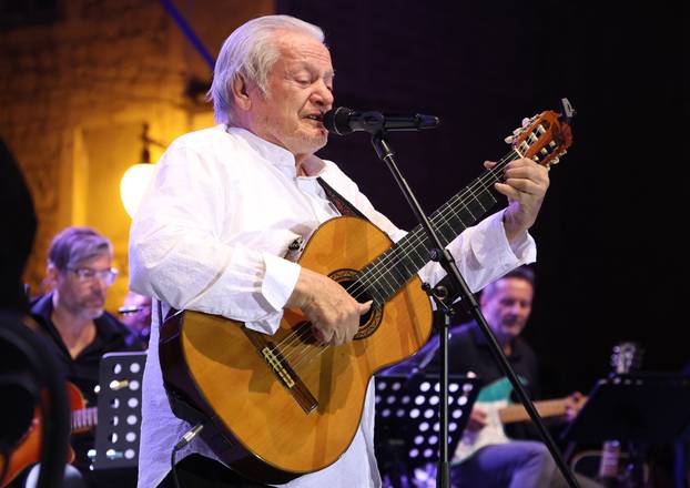 Šibenik: Prva večer Dalmatinske šansone posvećena Vinku Coci