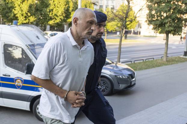 Osijek: Privođenje osumnjičenog za ubojstvo supruge u mjestu Tenja