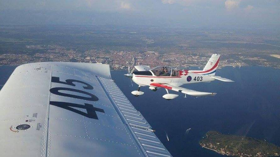 MiG-ovi su padali zbog kvara hidraulike, ali i sudara. U padu školskog aviona poginulo dvoje