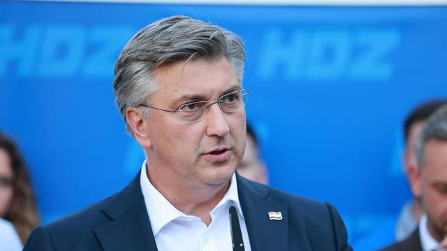 Andrej Plenković u sklopu predizborne kampanje posjetio Vukovar