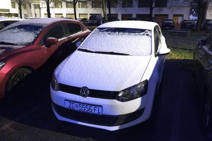 Napadao snijeg u Zagrebu i okolici, čeka vas čišćenje auta! Evo kakvo je stanje na cestama