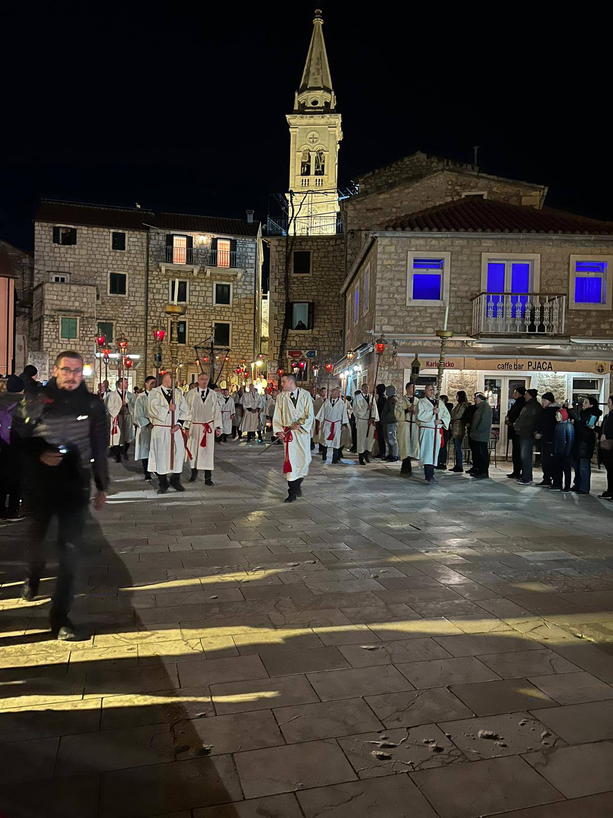 Na Hvaru tradicionalno krenula procesija 'Za Križen': Lista križonoša popunjena do 2034.