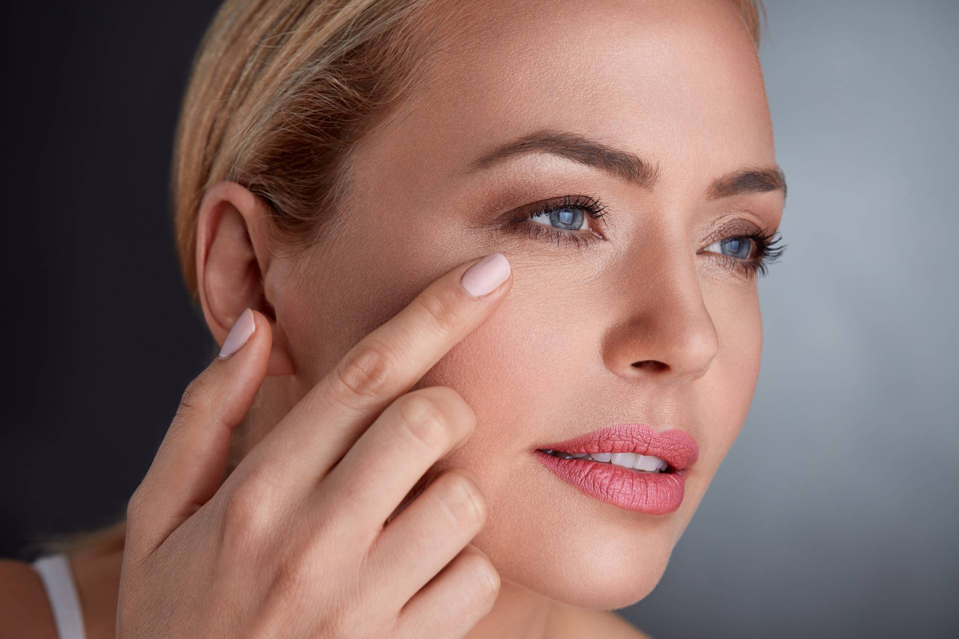 Popularni trikovi kako šminkom sakriti sve nesavršenosti na licu