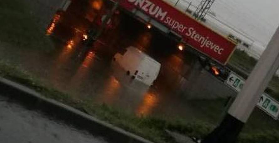 Ulice i podvožnjaci pod vodom: Zagreb pogodilo jako nevrijeme