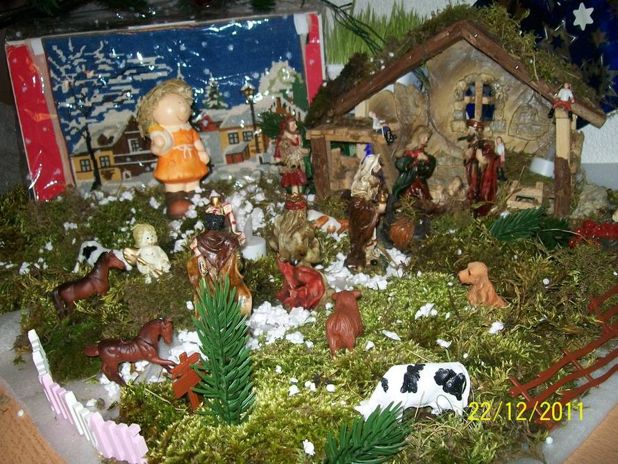 Šaljite fotografije božićnih jelki i osvojite vrijednu nagradu...